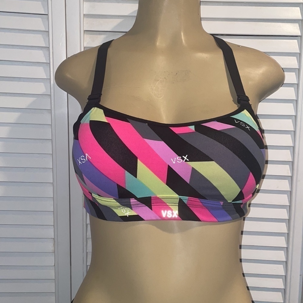 Victoria's Secret Knockout Sports Bra size 34C - Picture 2 of 5